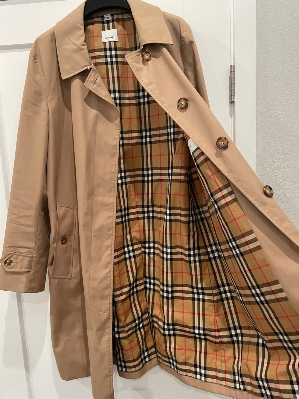 Burberry Tan Single-Breasted Trench Coat with Signature Check Lining - Picture 5 of 10